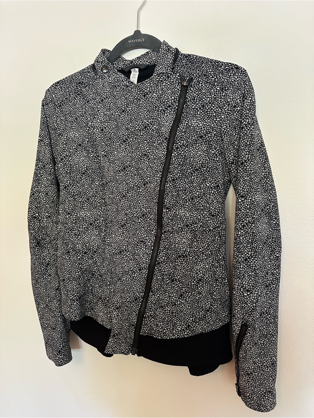 Lululemon bust a move jacket 
Adjustable zip size 6